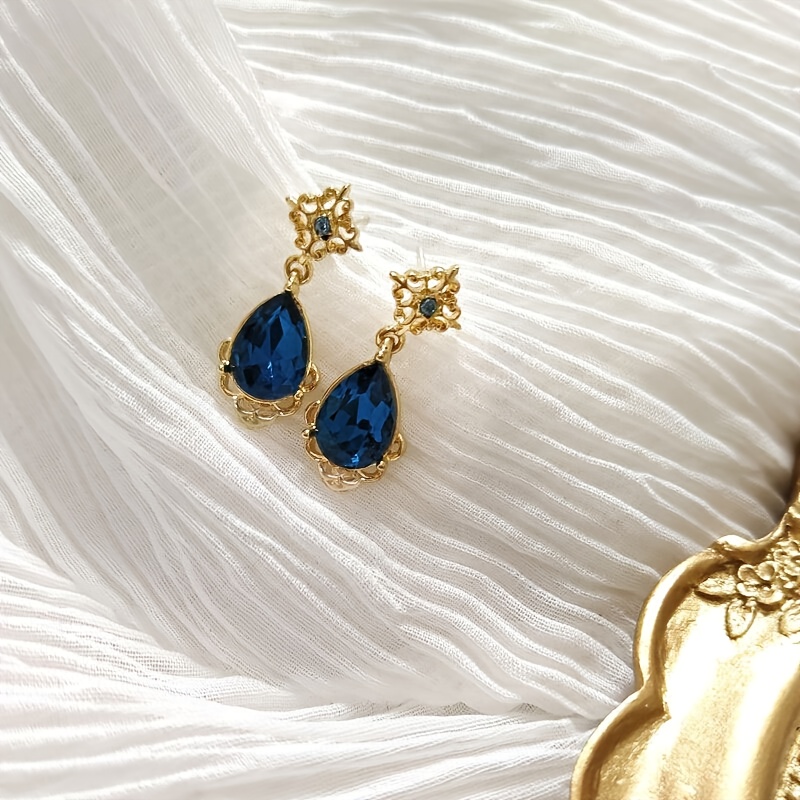 Women's Retro Luxury Drooping Style Zirconia Earrings, Daily Wear